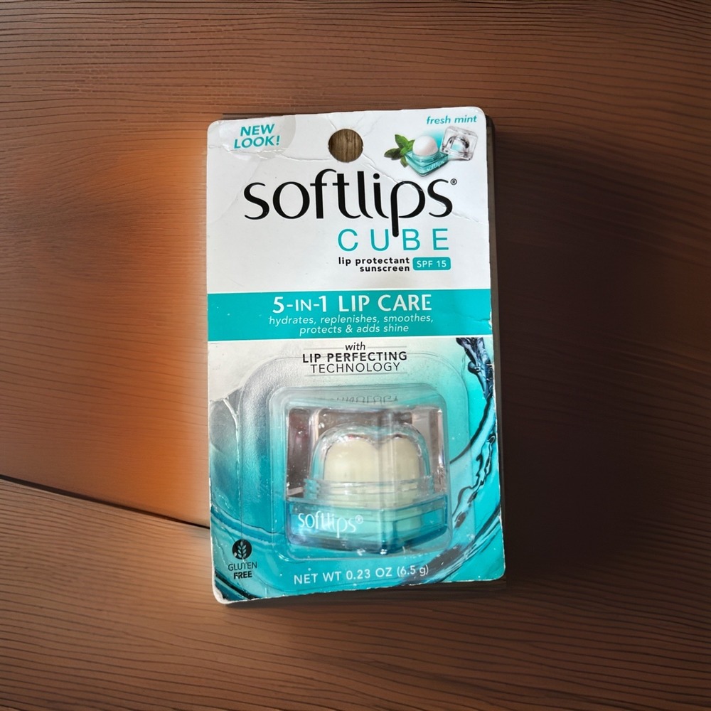 NEW Softlips Cube Fresh Mint 5-in-1 Lip Care Sunscreen Protectant SPF15 Exp 1/17